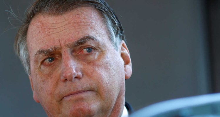 Bolsonaro pede assistência religiosa na prisão