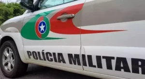 Homem com mandado de prisão por tráfico de drogas é preso em Brusque