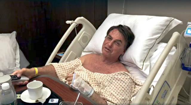 Jair Bolsonaro é internado em SP para duas cirurgias que fará na terça-feira