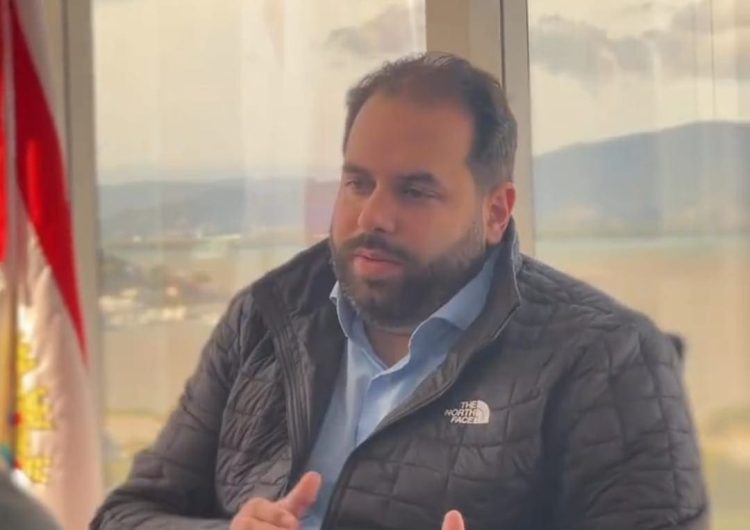 João Cobalchini unido a Topázio Neto em Florianópolis