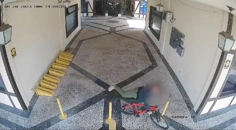 Vídeo: presa mulher que praticou diversos crimes em Brusque