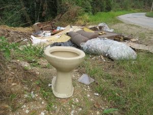 Secretaria de Obras alerta para casos de descarte irregular de lixo em Brusque