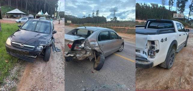 Veículos se envolvem em engavetamento na Rodovia Ivo Silveira