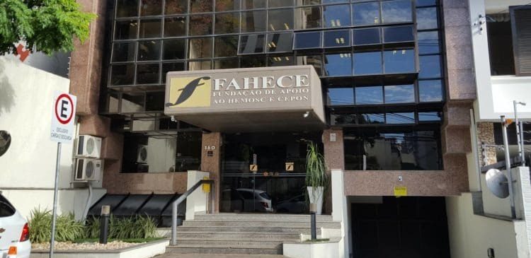 Fundação de apoio ao Hemosc e Cepon promove bazar beneficente
