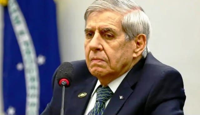 STF exige comprovação médica do Alzheimer de Augusto Heleno