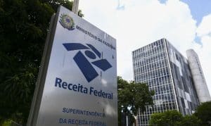 Servidores suspeitos de vazamento são barrados na Receita
