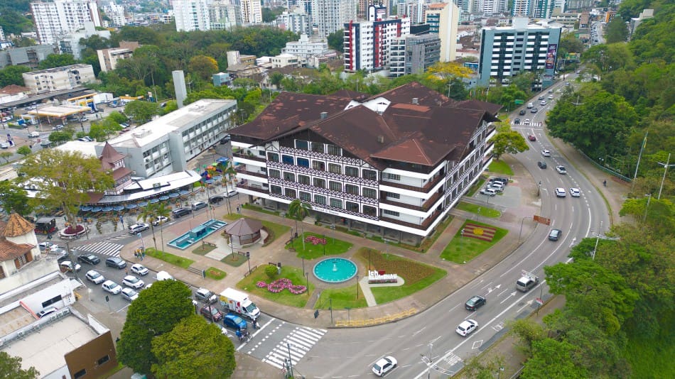 Blumenau encerra agosto com saldo de emprego positivo