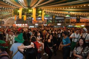 Quase 150 mil pessoas já visitaram a Oktoberfest; hoje tem entrada gratuita