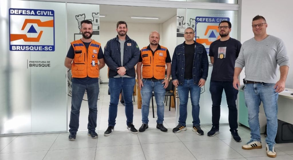 Policiais civis são designados para apoiar Defesa Civil de Brusque