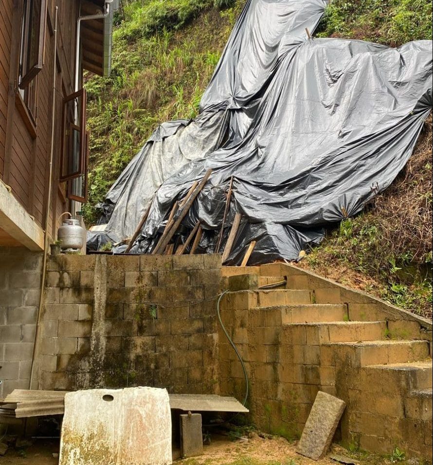 Quatro pessoas estão desabrigadas e cinco desalojadas em Brusque
