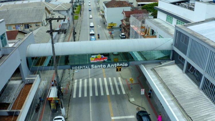 Blumenau: hospital cancela atendimentos ambulatoriais marcados para segunda