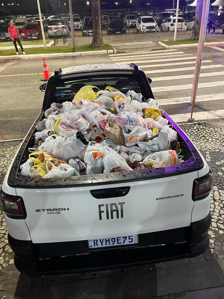 Fenarreco Solidária arrecada alimentos para as vítimas das enchentes