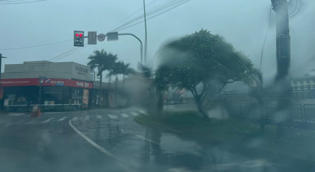 Temporais isolados são esperados em SC nesta sexta-feira