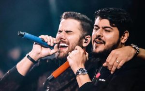 Dupla sertaneja reage após Justiça barrar música sobre Vorcaro