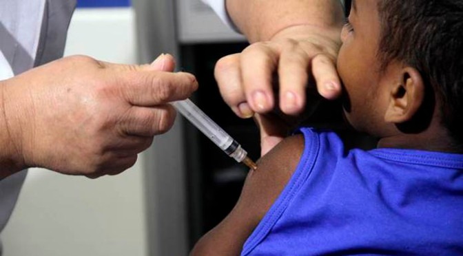 Blumenau e Brusque acatam MP e revogam decretos antivacina