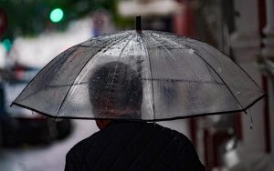 Tempo: fim de semana será de chuva e risco alto para ocorrências