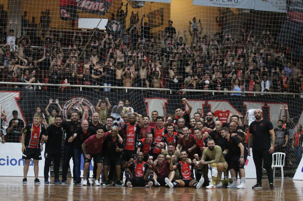 Joinville bate a ACBF e chega à semifinal da LNF