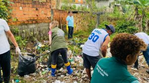 Gaspar: força-tarefa recolhe 7,5 toneladas de entulho em casa de acumulador