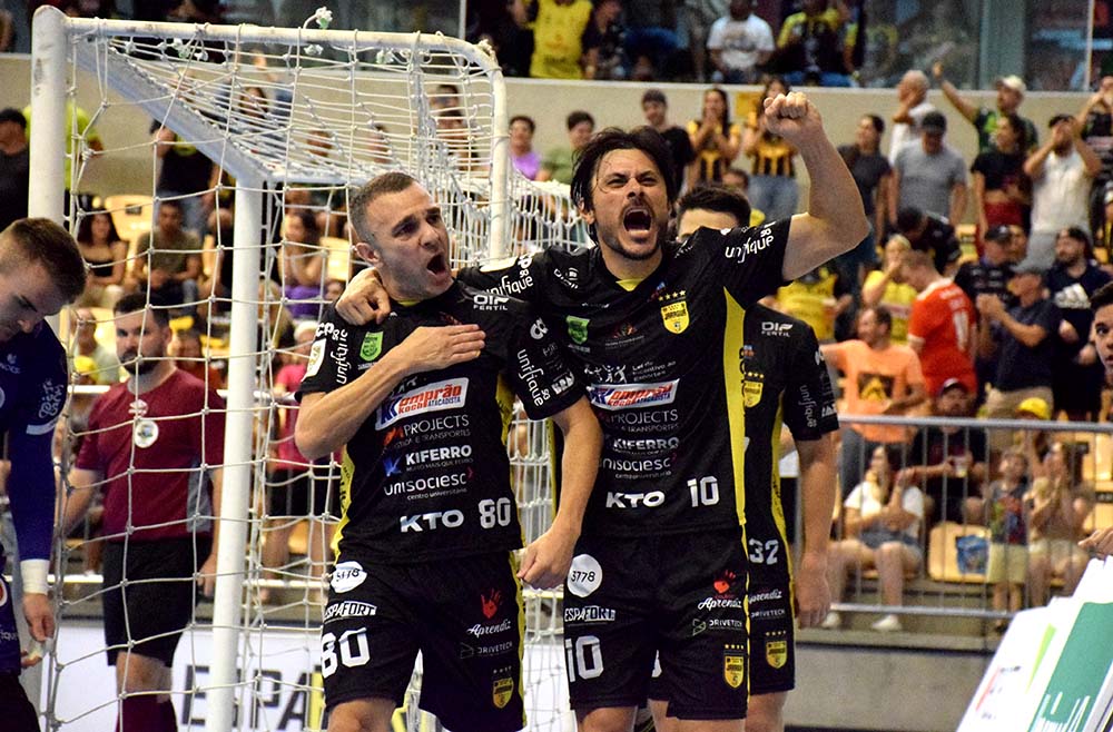 Jaraguá Futsal empata na prorrogação e está na final do Catarinense