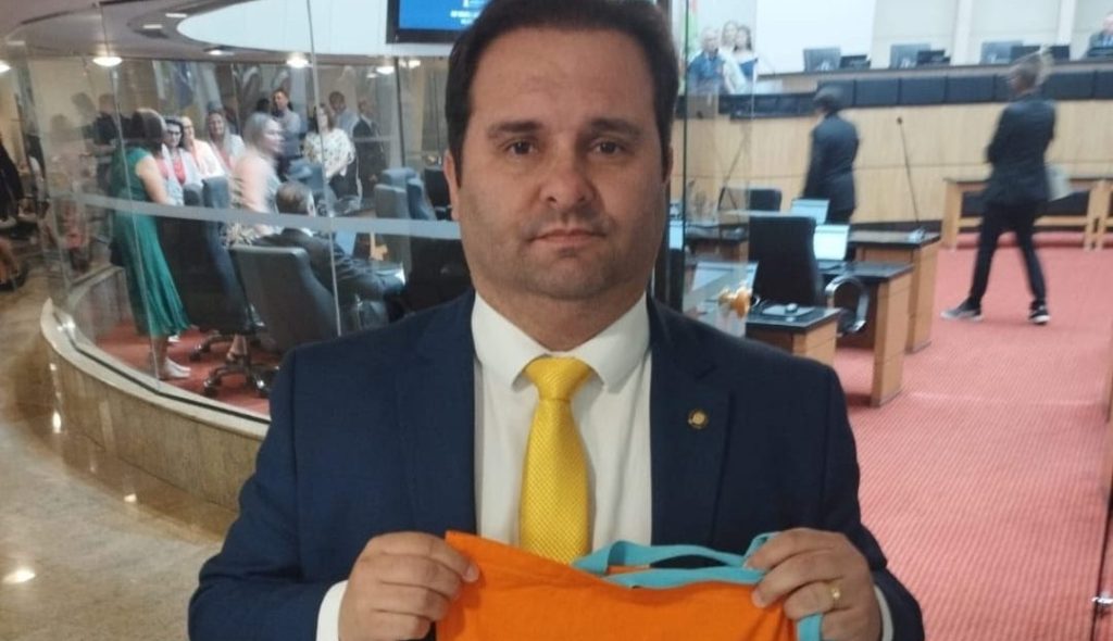 Aquisição de kit de saúde bucal é denunciada ao MP