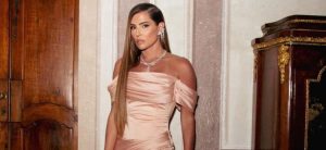 Deborah Secco é processada por vizinho após infiltração
