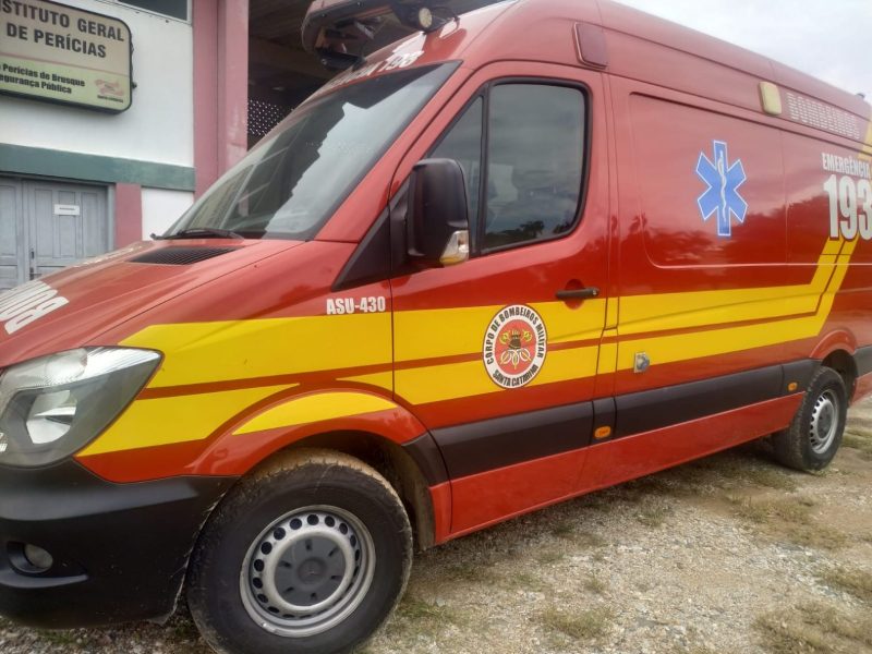 Homem é esfaqueado pela companheira em Brusque