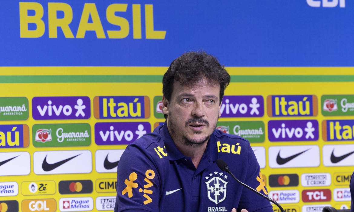 Corinthians avança e fica perto de fechar com Fernando Diniz
