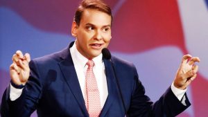 Deputado filho de brasileiros George Santos tem mandato cassado nos EUA