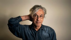 Caetano Veloso processa marca de roupa por uso indevido de imagem