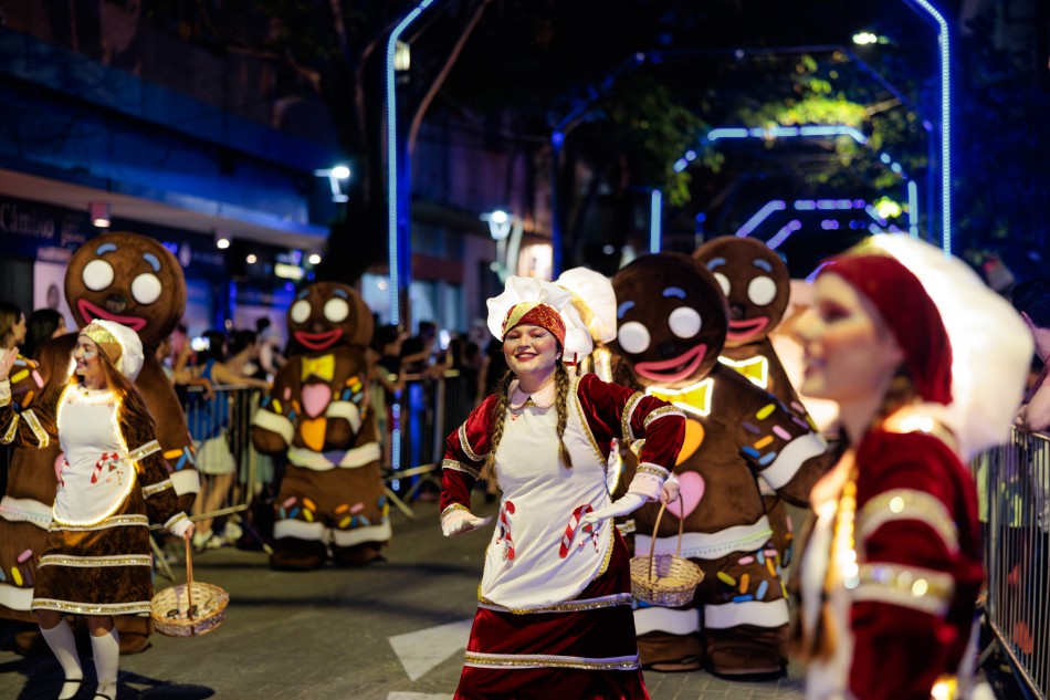 Blumenau: hoje tem o último desfile de Natal na Rua Curt Hering
