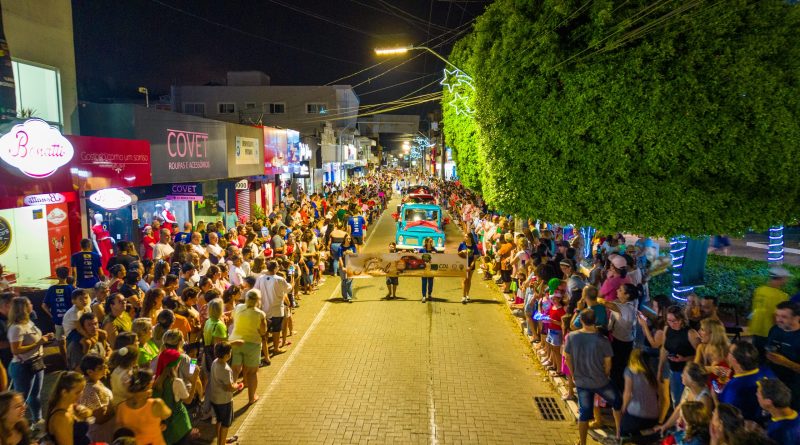 Gaspar terá desfile de Natal nesta quinta na principal rua do Centro