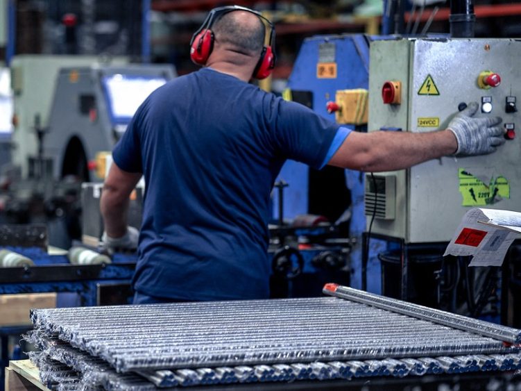 Indústria lidera geração de empregos em Rio do Sul