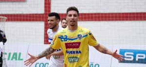 Jaraguá Futsal negocia o retorno do ala Jamur