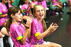 Brusque: crianças de escolinhas de futsal feminino participam dos jogos festivos