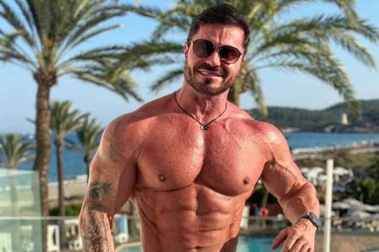 Quem é Renato Cariani, influencer fitness alvo de operação da PF