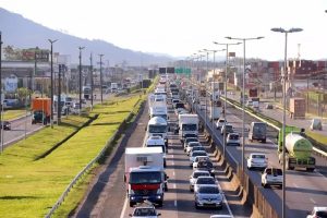 Vai pegar a estrada no Carnaval? Confira dicas para uma viagem segura