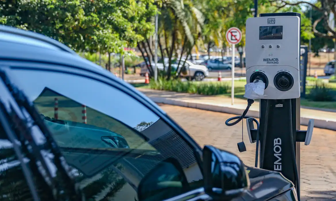 Passando as cotas de importação, carros elétricos pagarão tarifas