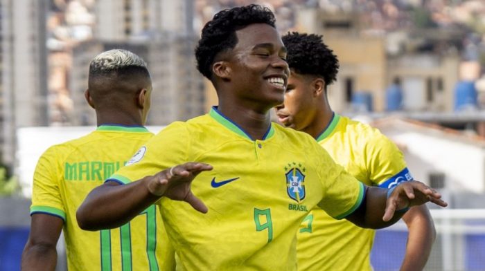 Empresa pode barrar camisa da Seleção no trabalho?