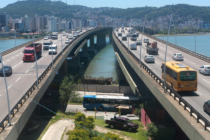 Ponte Pedro Ivo segue parcialmente bloqueada na madrugada até quarta-feira