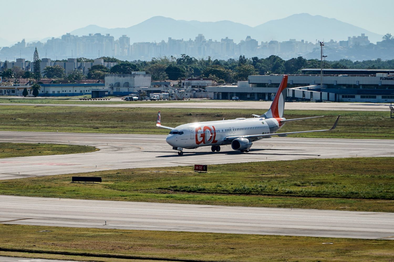 Empresas aéreas terão mais de 100 voos extras para SC durante o Carnaval