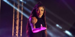 Vídeo: Ludmilla compra igreja evangélica e emociona pastora