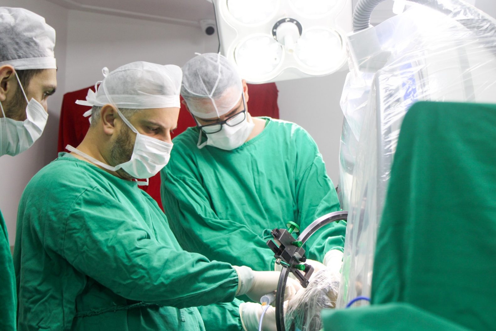 Hospital realiza 1ª biópsia cerebral guiada por estereotáxica pelo SUS em Blumenau