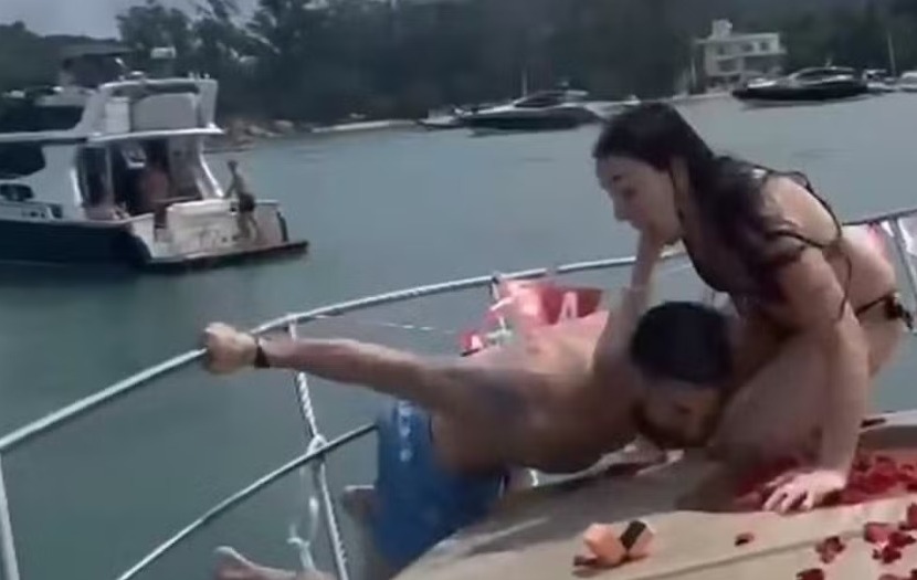 Vídeo: homem cai de lancha após pedir namorada em casamento em SC