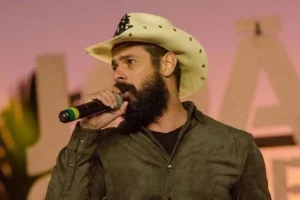 Morre aos 41 anos o cantor sertanejo João Carreiro