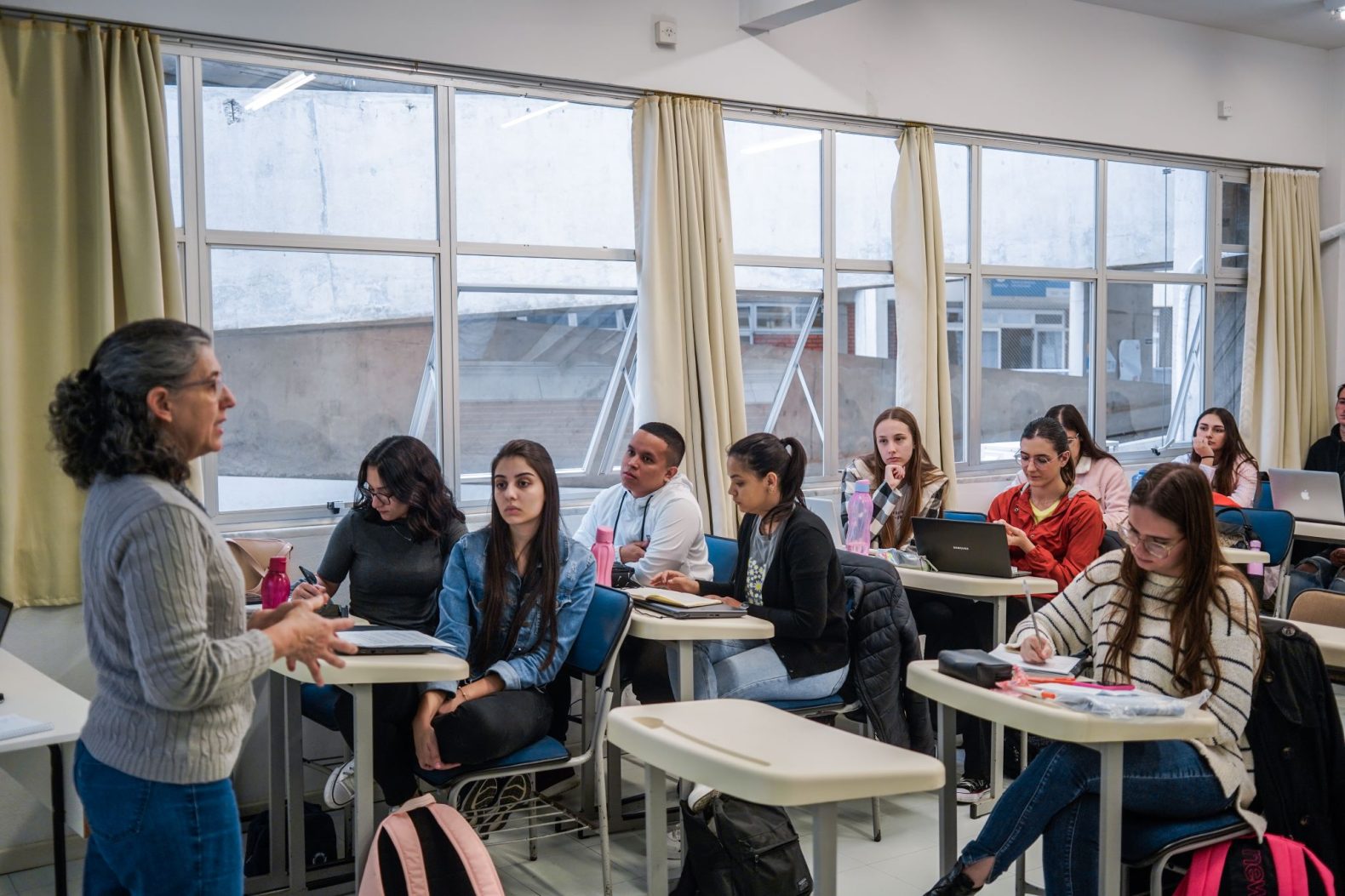 Fies abre inscrições para 2º semestre; veja como participar