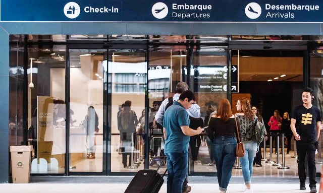 Companhias aéreas cancelam voos para Argentina no dia 24