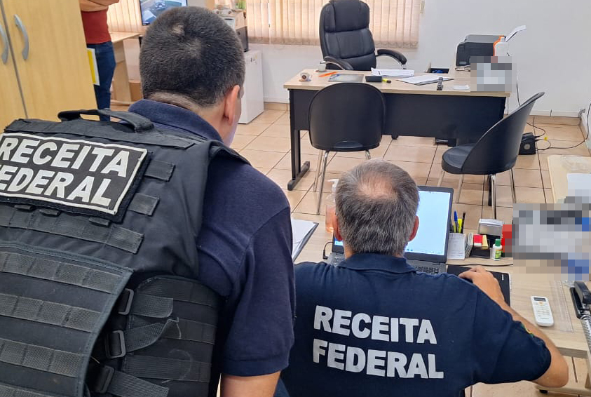 PF pressiona servidores em caso de vazamento na Receita