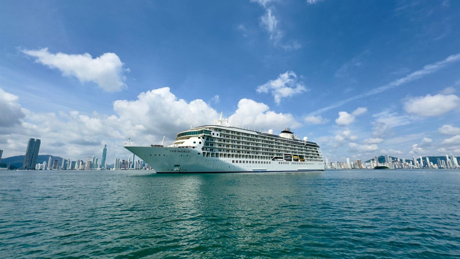Balneário Camboriú recebe escala dupla de navios em fevereiro