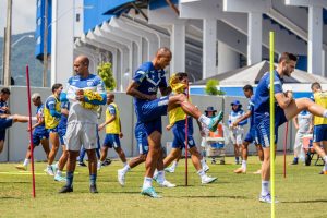 Na cola da liderança, Avaí busca 2ª vitória fora de casa nesta quarta