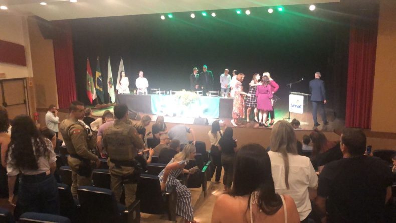Senac Brusque recebe Selo Cofen para curso de enfermagem